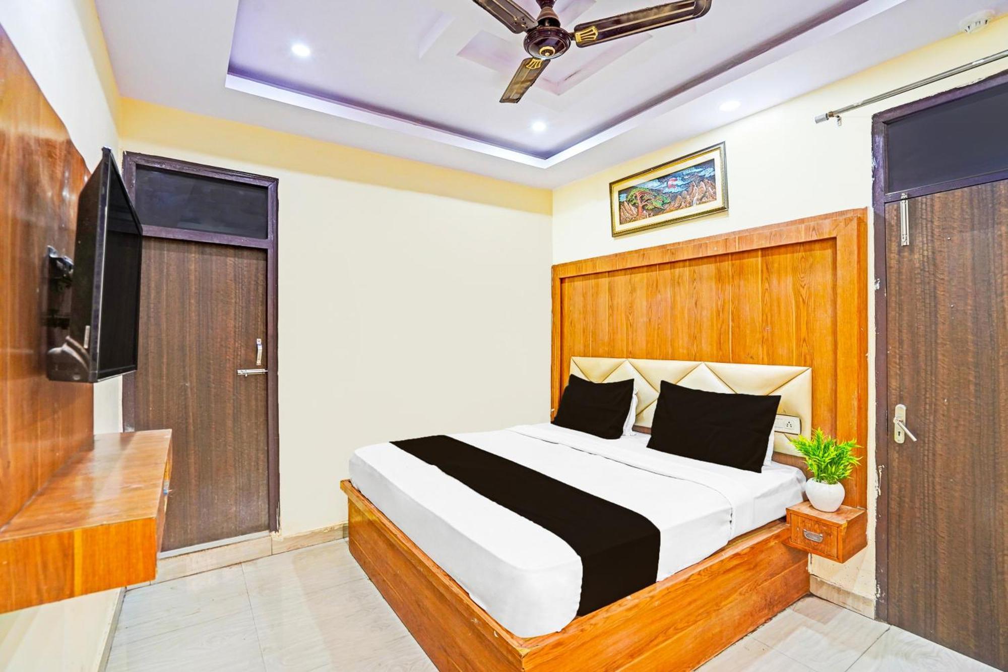 Super Hotel O Charbagh Formerly Khalsa Inn Лакнау Екстериор снимка