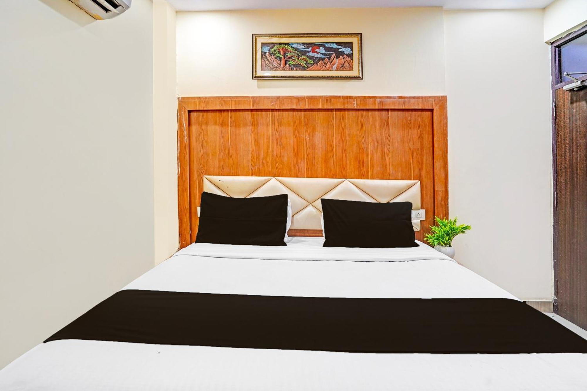 Super Hotel O Charbagh Formerly Khalsa Inn Лакнау Екстериор снимка