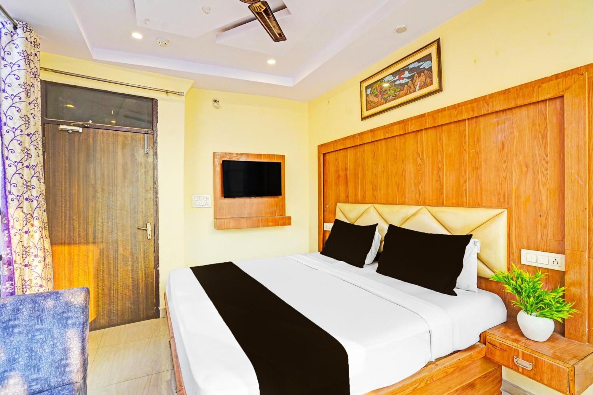 Super Hotel O Charbagh Formerly Khalsa Inn Лакнау Екстериор снимка
