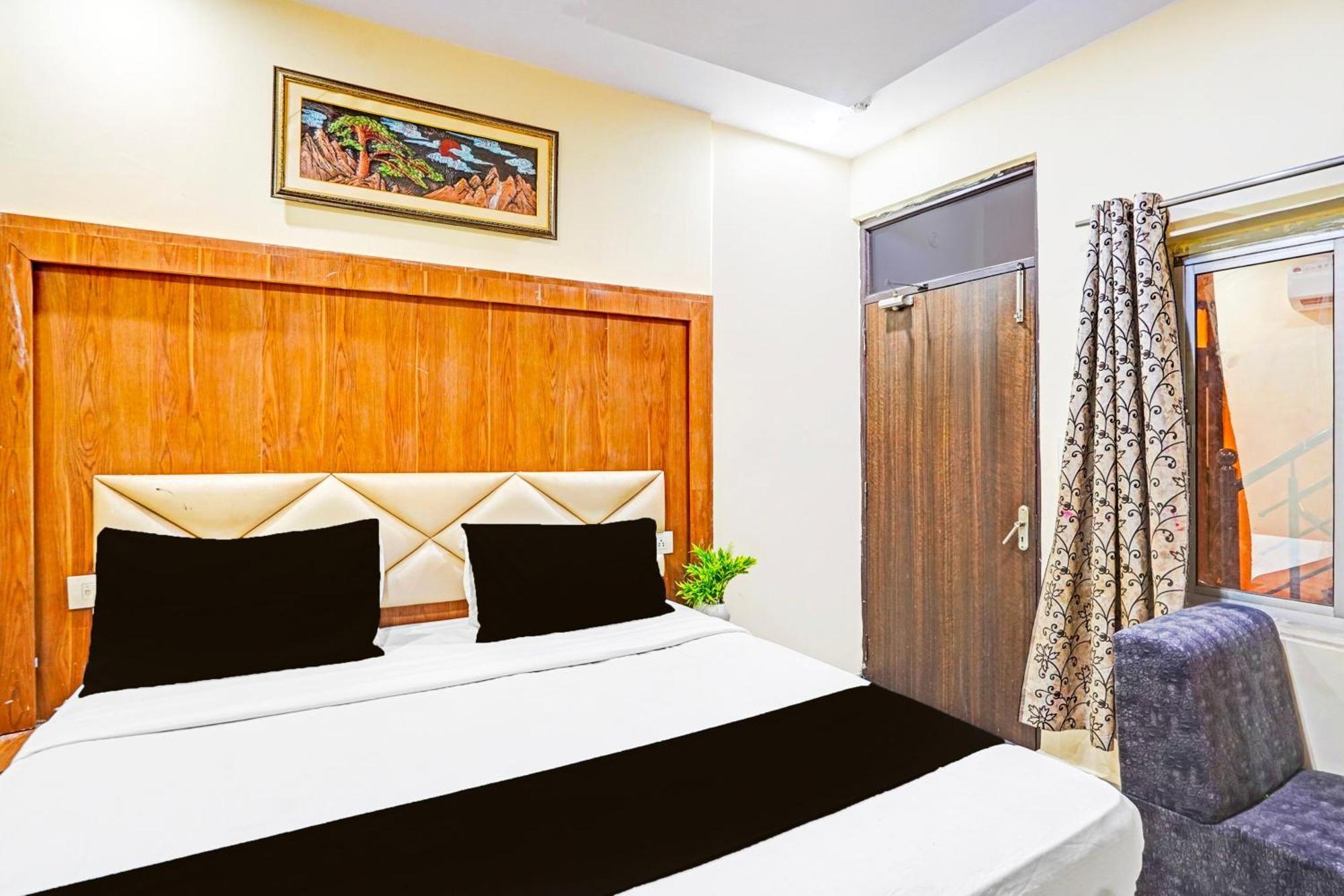 Super Hotel O Charbagh Formerly Khalsa Inn Лакнау Екстериор снимка