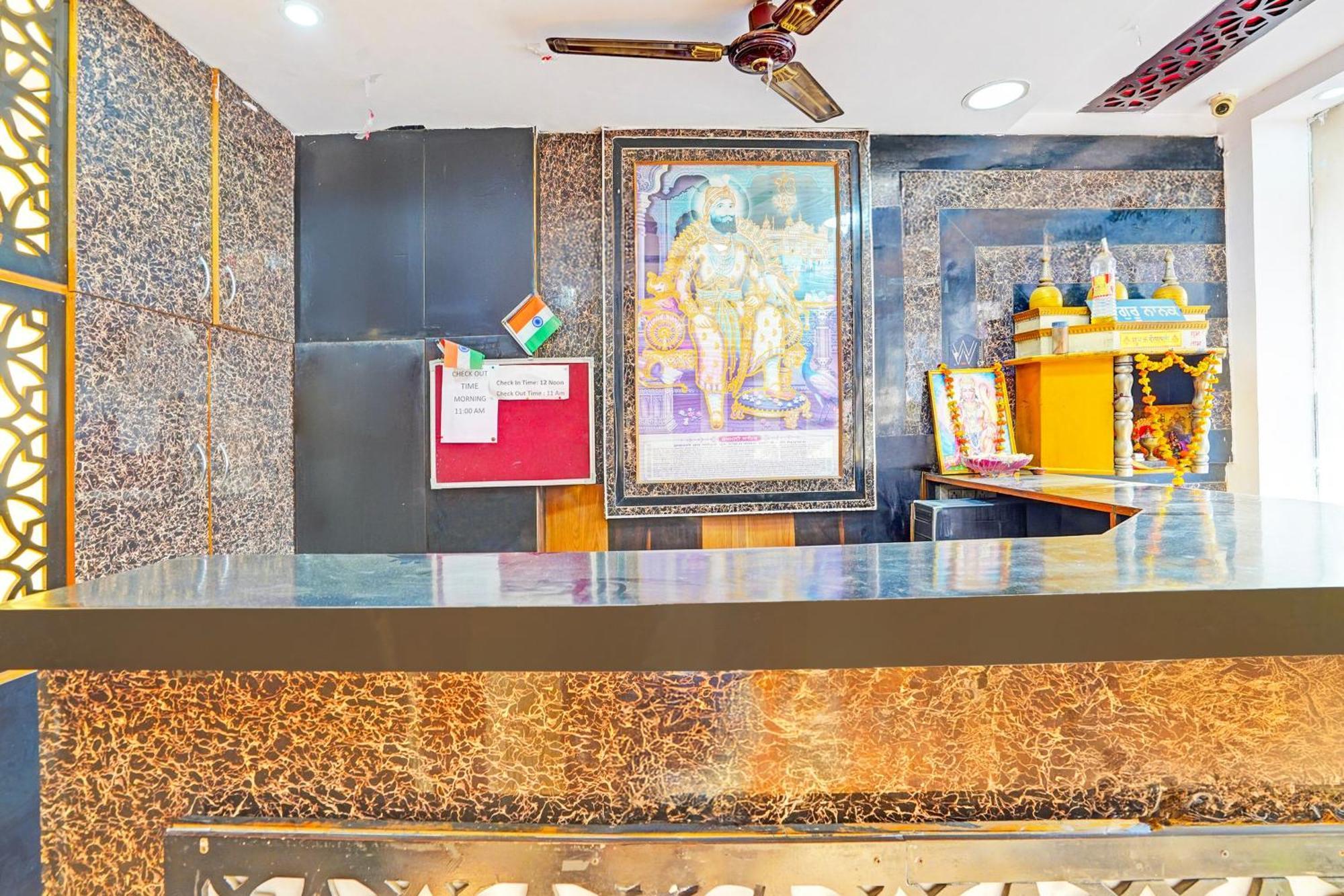 Super Hotel O Charbagh Formerly Khalsa Inn Лакнау Екстериор снимка