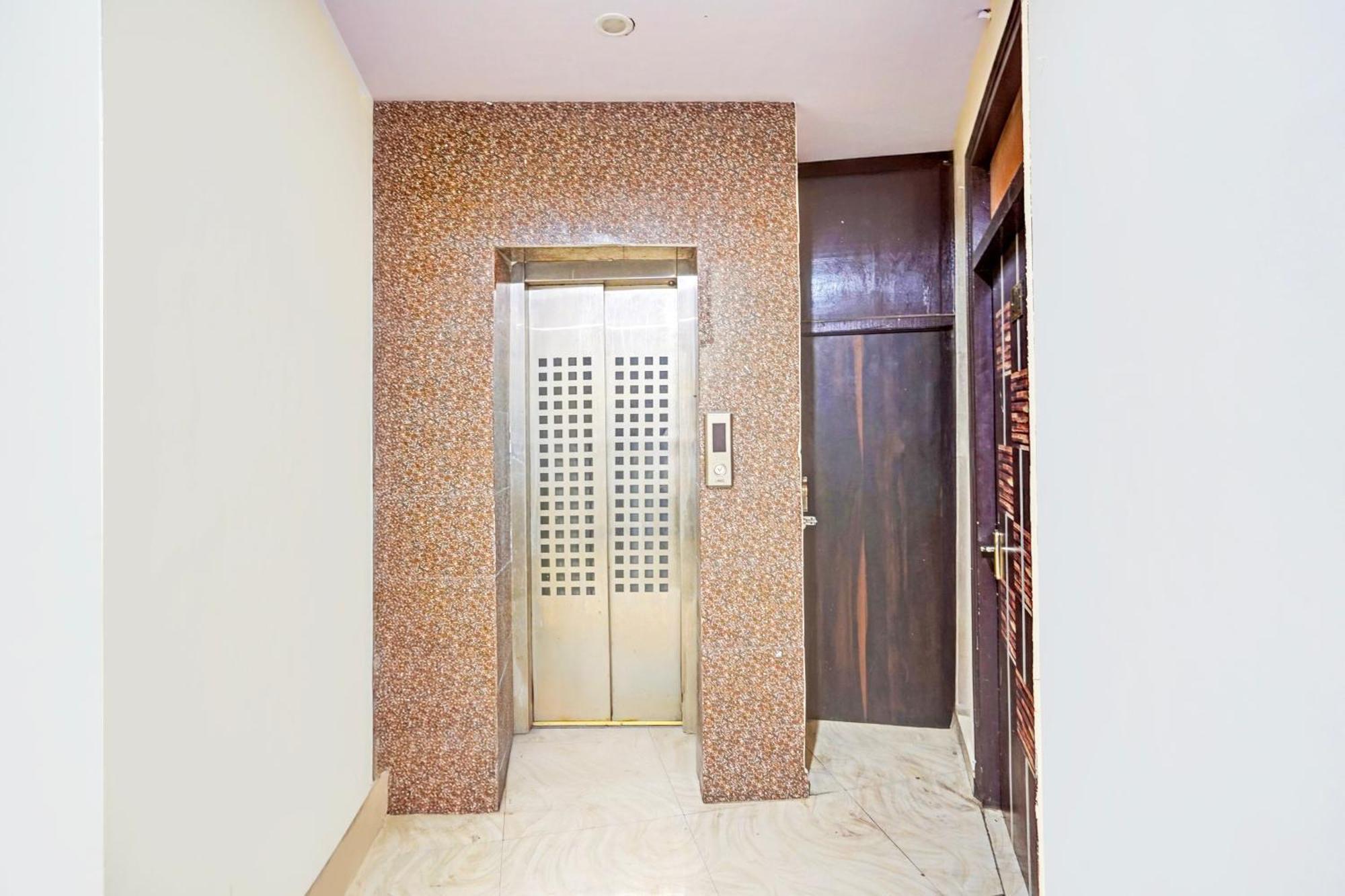 Super Hotel O Charbagh Formerly Khalsa Inn Лакнау Екстериор снимка